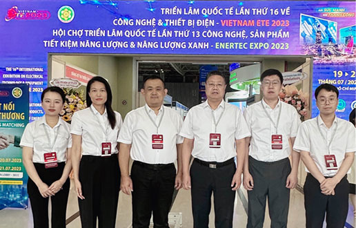 海阔天高 ，，，，，“颐越”千里